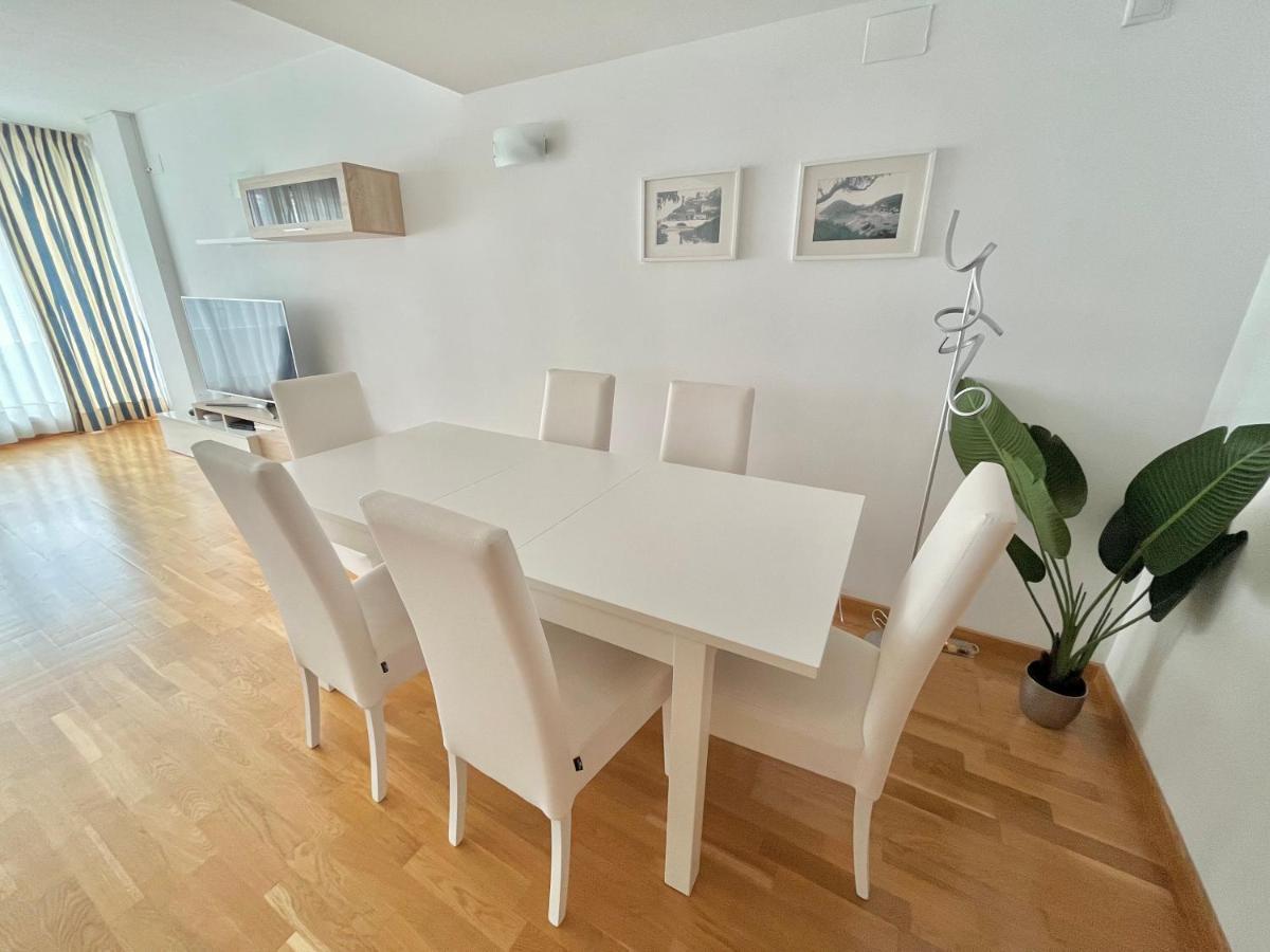 Ancora Frontbeach Luxury Apartment Тоса де Мар Екстериор снимка